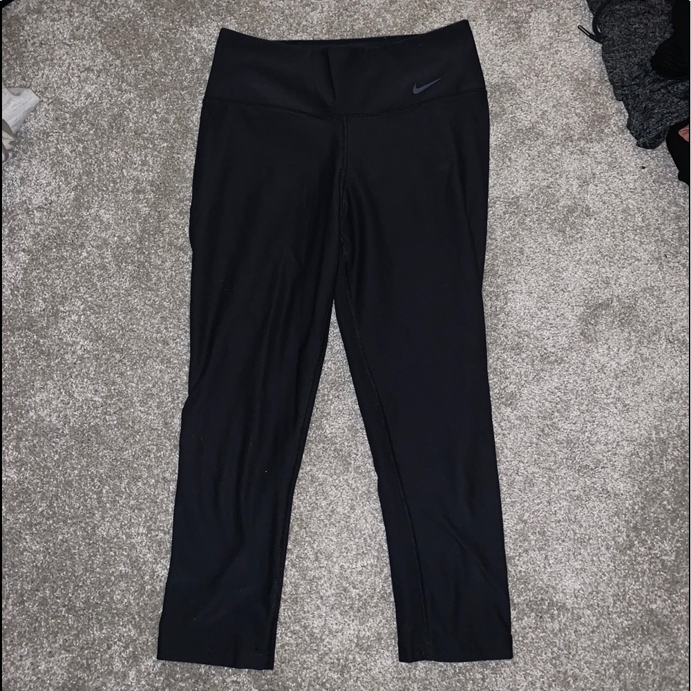 NIKE cropped leggings